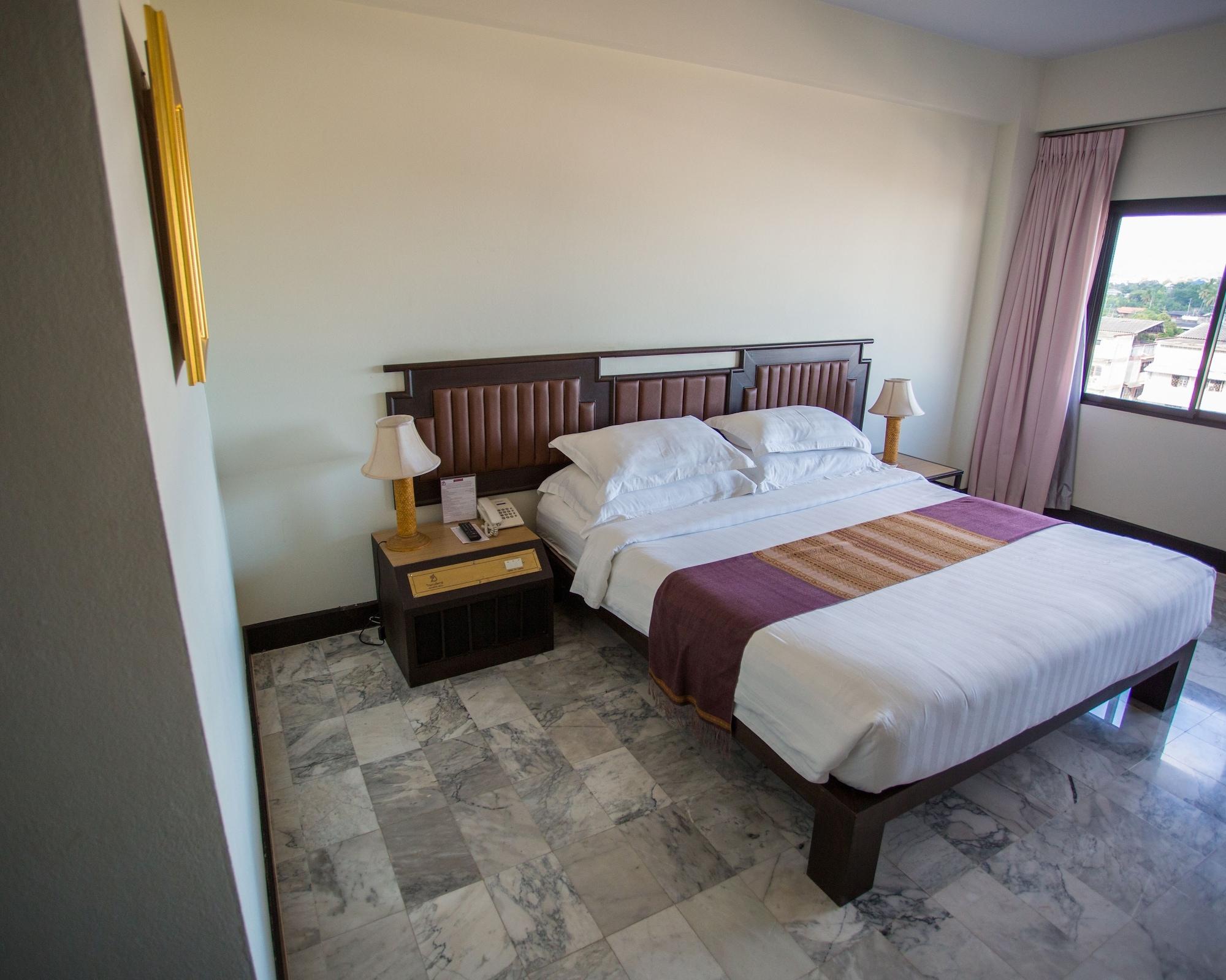 Seeharaj Hotel Уттарадіт Екстер'єр фото