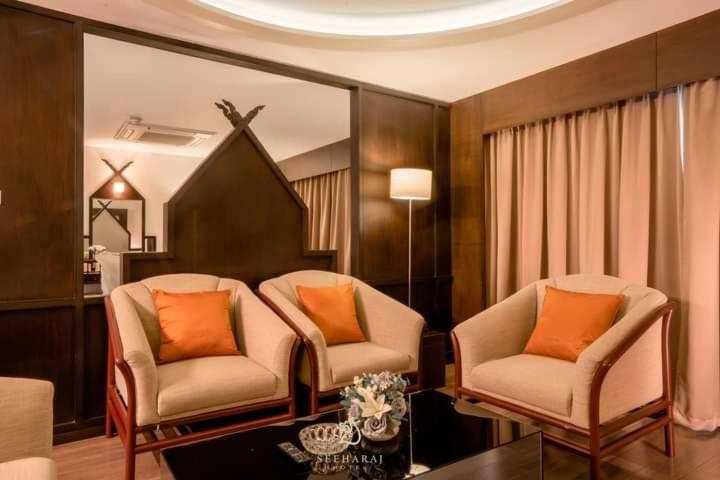 Seeharaj Hotel Уттарадіт Екстер'єр фото