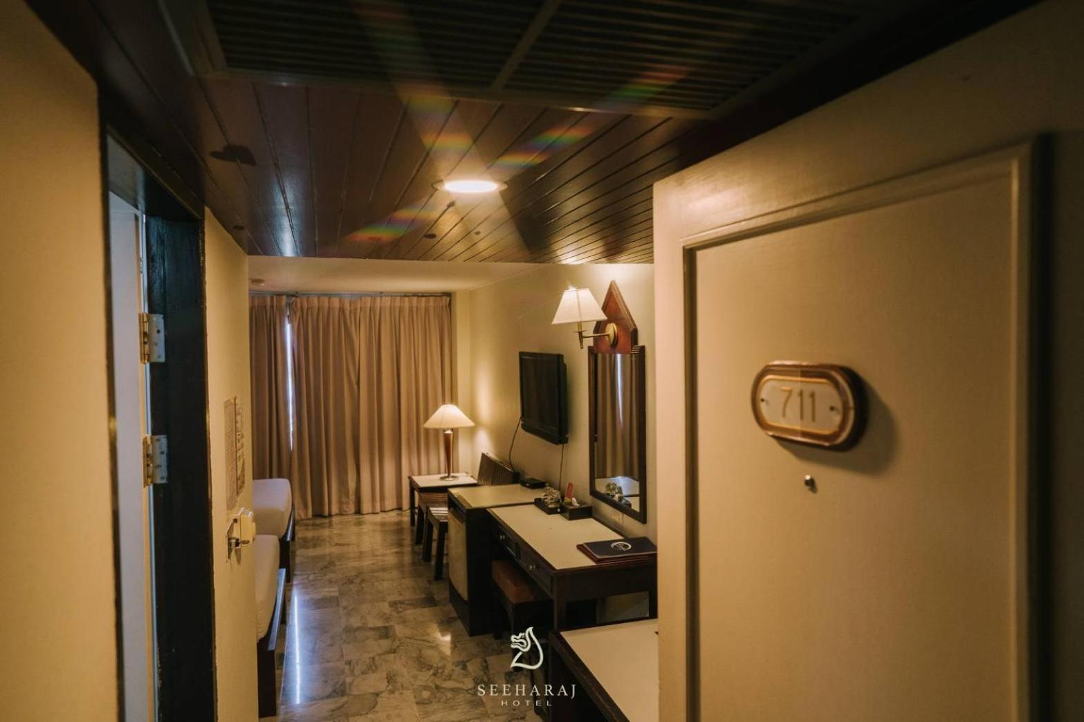 Seeharaj Hotel Уттарадіт Екстер'єр фото