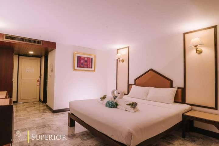 Seeharaj Hotel Уттарадіт Екстер'єр фото